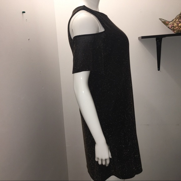 Shimmery dress off shoulders (never used) - Picture 4 of 9